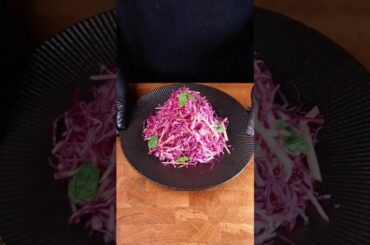 Healthy Red cabbage with apples #coleslawsalad #salads #shorts #youtubeshorts #healthyrecipes