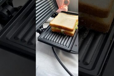 Veg grill sandwich | #healthy #breakfast  #easyrecipe #sandwich #bread #ytshorts #shorts #cooking