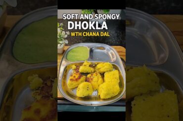 Soft and spongy chana dal dhokla #nidhikirasoi #ytshorts #viralshort #dhoklarecipe #shorts #recipe