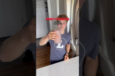 HIGH PROTEIN + LOW CAL Peanut Butter Protein Smoothie#recipe #protein #healthy