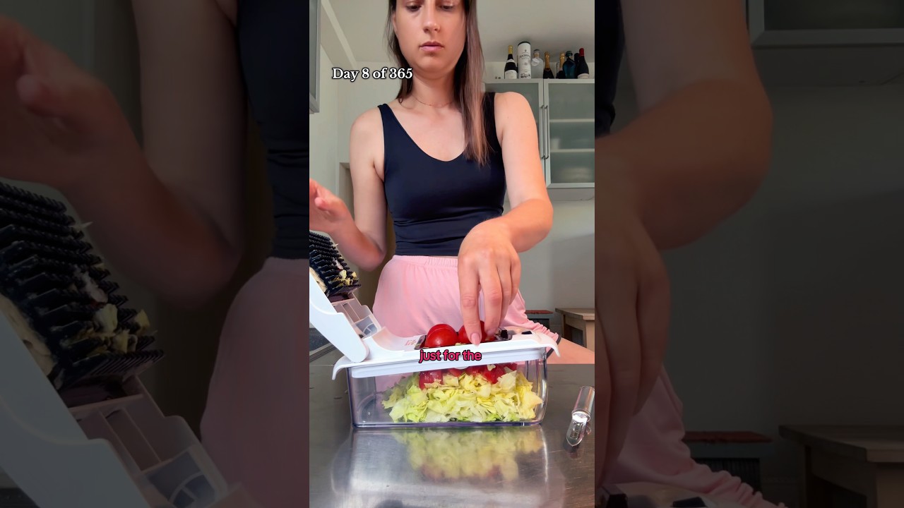 Healthy lunch idea- Quick & easy side salad, took me less than 3 minutes and it def wasn’t “sad” Healthy lunch idea- Quick & easy side salad, took me less than 3 minutes and it def wasn't "sad"