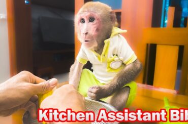 Kitchen assistant Bibi helps Uncle Phong prepare and cook a healthy dinner!