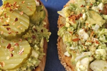 Simple Healthy breakfast idea for busy morning #Avocado Egg salad toast #food #youtubeshorts