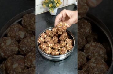 Healthy Laddu Recipe - Power Packed Dry fruits, Anjeer and Khajoor ke Ladoo #healthyladdu #laddu