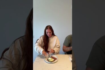 #lazymeals #whatieatinaday #highproteinmeals #realisticnutrition #intuitiveeating #wellnessroutine