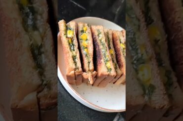 #shorts Ek bite me muh se nikle waaooo #corn cheese palak sandwich #healthyfood #yummy