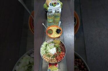 Eating healthy,feeling great!savoring each bite of nutritious#healthy  #chickpeasalad#youtube#shorts