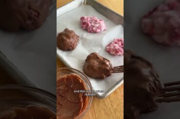Making the VIRAL Strawberry Bites with Ritter Sport Chocolate