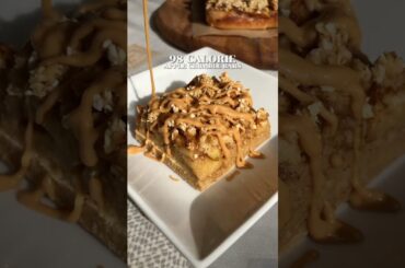 Healthy Apple Crumble Bars. A perfect low calorie and high protein snack/dessert for weight loss!