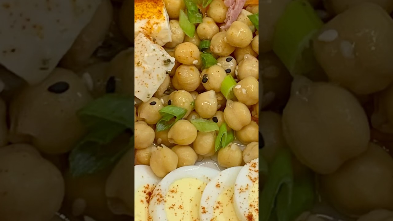 Quick & Healthy Salad Bowl | Chickpeas, Broccoli, Feta & More! #salad #cleaneating Quick & Healthy Salad Bowl | Chickpeas, Broccoli, Feta & More! #salad #cleaneating