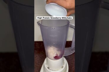 High protein strawberry milkshake | Healthy and low calorie #shorts #gym #trending #cooking