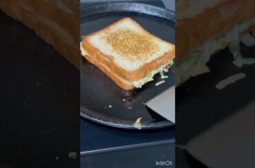 #quickandeasyrecipe for breakfast #proteinrichbreakfast in 10 minutes #egg breakfast #bread omelette