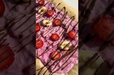 High protein raspberry Yogurt Bark #shorts #easyrecipe #healthydessert #healthyrecipes #highprotein