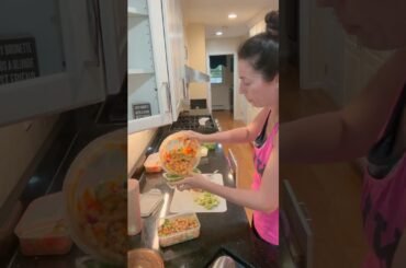 Chicken thigh chickpea salad #mealprepideas #healthy #healthyrecipes #foodie  #healthyliving #recipe