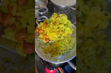 Breakfast Recipe Poha #cooking #food #healthy #breakfast #dailyvlog #shorts #viralshorts #trending