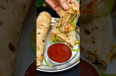 Egg Roll Paratha Recipe | easy breakfast recipes #shorts #chapati #egg #eggparatha #recipe