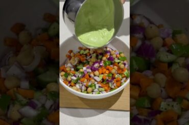 Protein-Packed Chickpea Salad in 5 Mins| Healthy| No Oil| #shorts#shortvideo