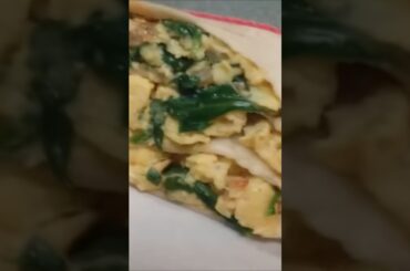 Got tortilla? Easy breakfast when you are in a rush #breakfastsandwich #tortillawrap #quicksandwich