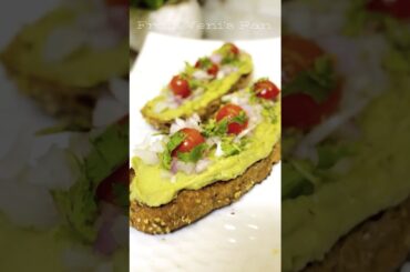 Hummus & Avocado Toast by Veni #shorts #hummus #avocado #toast #healthy #proteinrichfood #recipe
