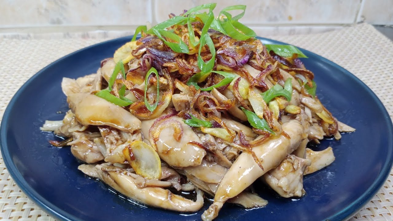 HEALTHY AND DELICIOUS POACHED CHICKEN WITH ONION SAUCE! SIMPLE AND SUPER EASY RECIPE! HEALTHY AND DELICIOUS POACHED CHICKEN WITH ONION SAUCE! SIMPLE AND SUPER EASY RECIPE!