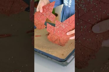 You’ve Never Had Crackers Like These! | Healthy Beetroot Jowar Snack