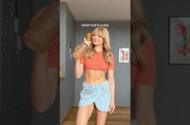 a full day of meals to feel good and have energy - no restrictions but balance