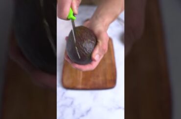 Garlic Confit + Avocado + Sourdough bread + Poached egg This is the perfect breakfast!