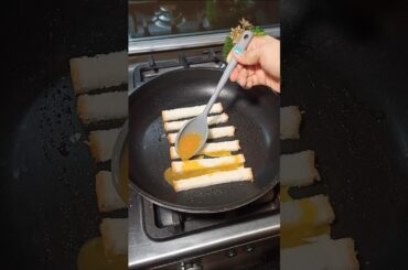 Bread Egg Roll Recipe | Quick & Easy breakfast | Healthy Breakfast Idea #BreadEggRoll #ytshorts