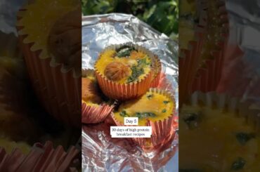 Healthy & high protein breakfast meal prep idea: Red pepper chicken sausage egg bites