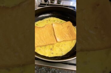 Quick & easy Breakfast sandwich | healthy recipes one pan egg toast #shorts #trendingshorts  #food
