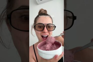 How to make Healthy Frozen Berry & Banana Ice cream in 1 minute | Blackberry Guilt-Free Dessert