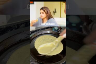jahnvi Kapoor’s Favourite Moong Dal Chilla Recipe #ytshorts #shorts #trending #viral #recipe #fyp