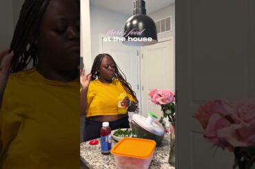 make a healthy meal with me for no spend September: eating the food at home to save money & calories