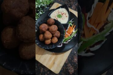 Veg Falafel - Healthy Snacks Recipe served with #hummus #middleeasternrecipe