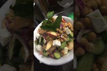 Healthy Chickpea & Peach Salad Recipe | Sweet & Tangy Honey Lime Dressing