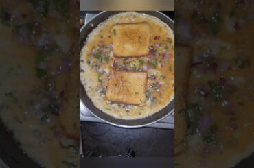 Street style Butter Bread Omelette recipe | Quick & easy breakfast #omletarcade #bread #shorts food