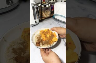 Lazy breakfast #OatmealRecipe #HealthyBreakfast #EasyRecipes #PeachAlmondOatmeal #BreakfastIdeas
