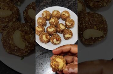 5 Ingredient Laddu / Easy and Tasty #healthy #food #recipe #thillaisamayal #shortsvideo