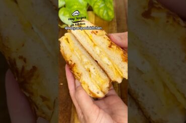 Breakfast Egg Sandwich Hack | One Pan Egg Toast | Egg sandwich #shorts