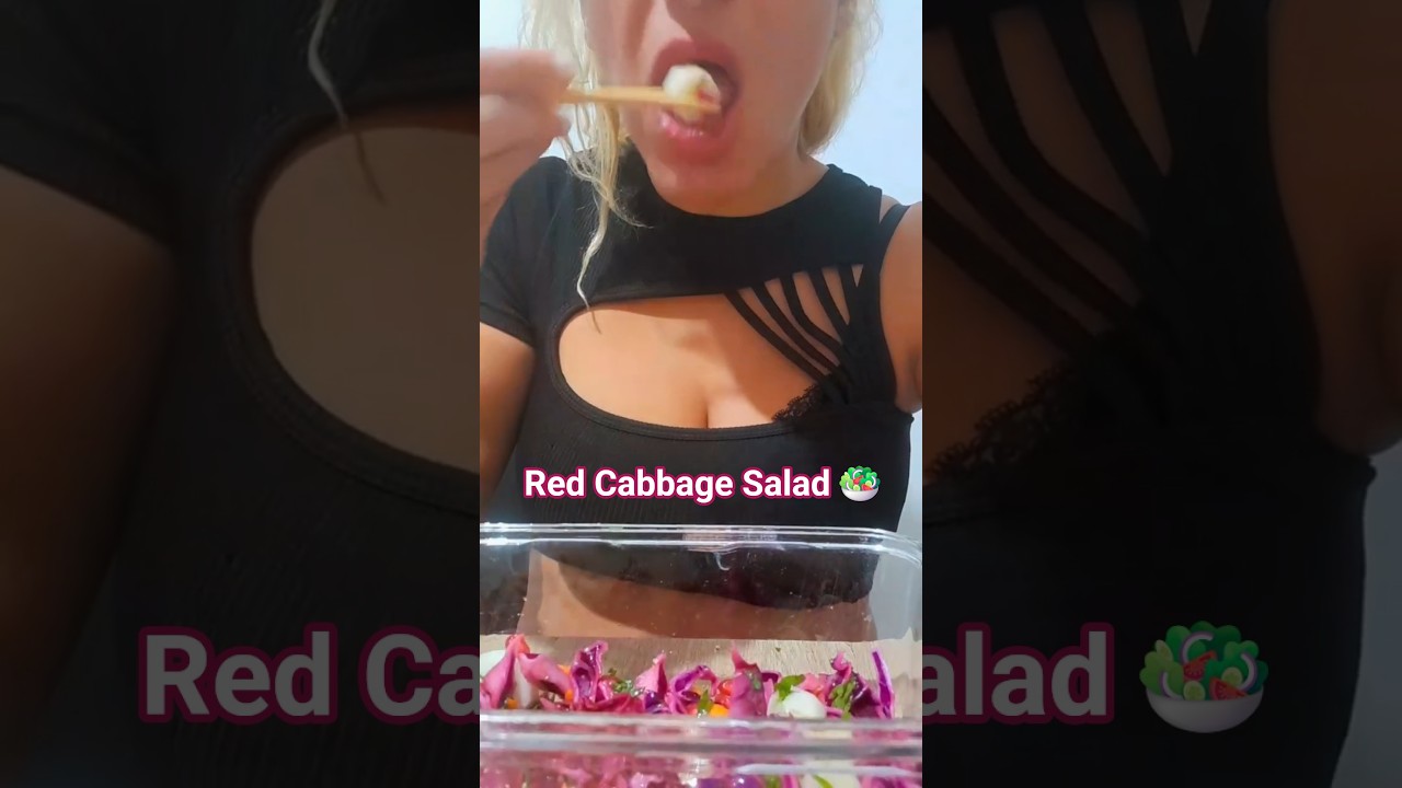 Colorful Red Cabbage & Pomegranate Salad | Fresh & Healthy Colorful Red Cabbage & Pomegranate Salad | Fresh & Healthy