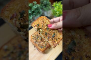 Cheese Garlic Bread Recipe | #shorts #foodshorts #youtubeshorts