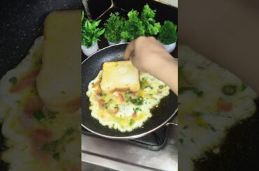 Quick Bread Omelette By 5 Miniutes #shorts #breadrecipe #omelettes