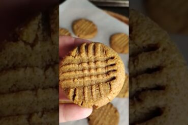 let's bake some keto cookies! #easyrecipe #healthydiet #lowcarb #food #foodie #ytshorts #fyp