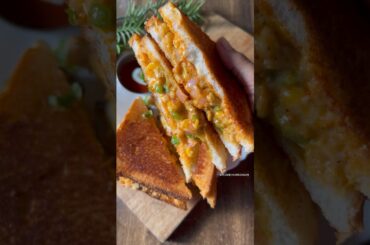 Schezwan Cheese Chilli Sandwich | Schezwan Sandwich | Cheese Sandwich recipe #youtubeshorts #recipe