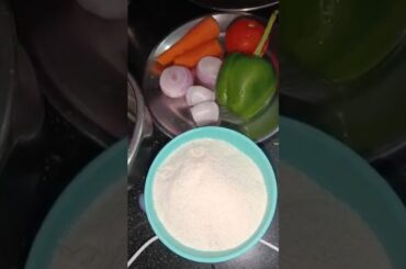 suji ki hari bhari idli aur uttpam healthy breakfast