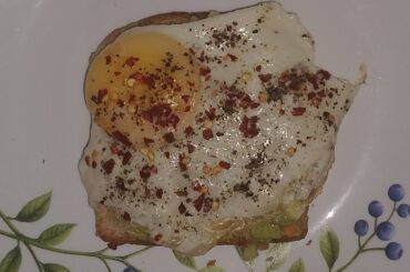 Easy Egg Sandwich Recipe with Avocado, Cucumber & Bull’s Eye Egg | Healthy Breakfast #sandwich