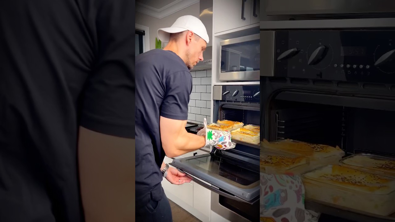 Low-Calorie High-Protein Chicken Pot Pie #chickenrecipe #lowfatmeals #recipe Low-Calorie High-Protein Chicken Pot Pie #chickenrecipe #lowfatmeals #recipe