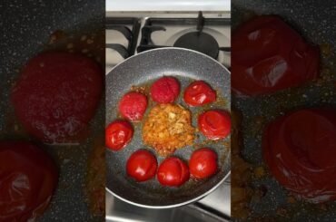 Easy tomato omelette #breakfast #eggrecipes #food #short
