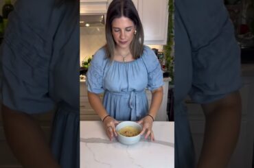 If you’re looking for an easy, healthy and lazy breakfast that’s perfect for busy mornings