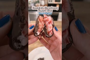 Resep yang lagi viral! Coklat Strawberry Yogurt Bites #resepsimple #resepviral #shorts